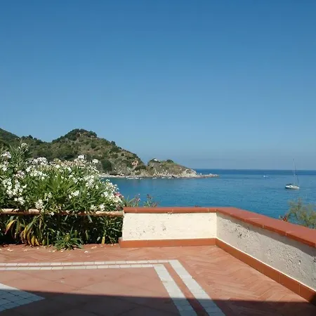 Cotoncello, Direttamente Sul Mare SantʼAndrea
